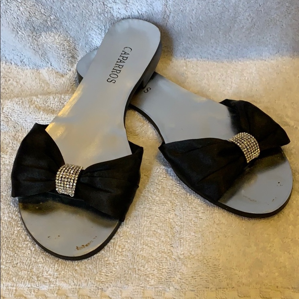 Caparros black slides